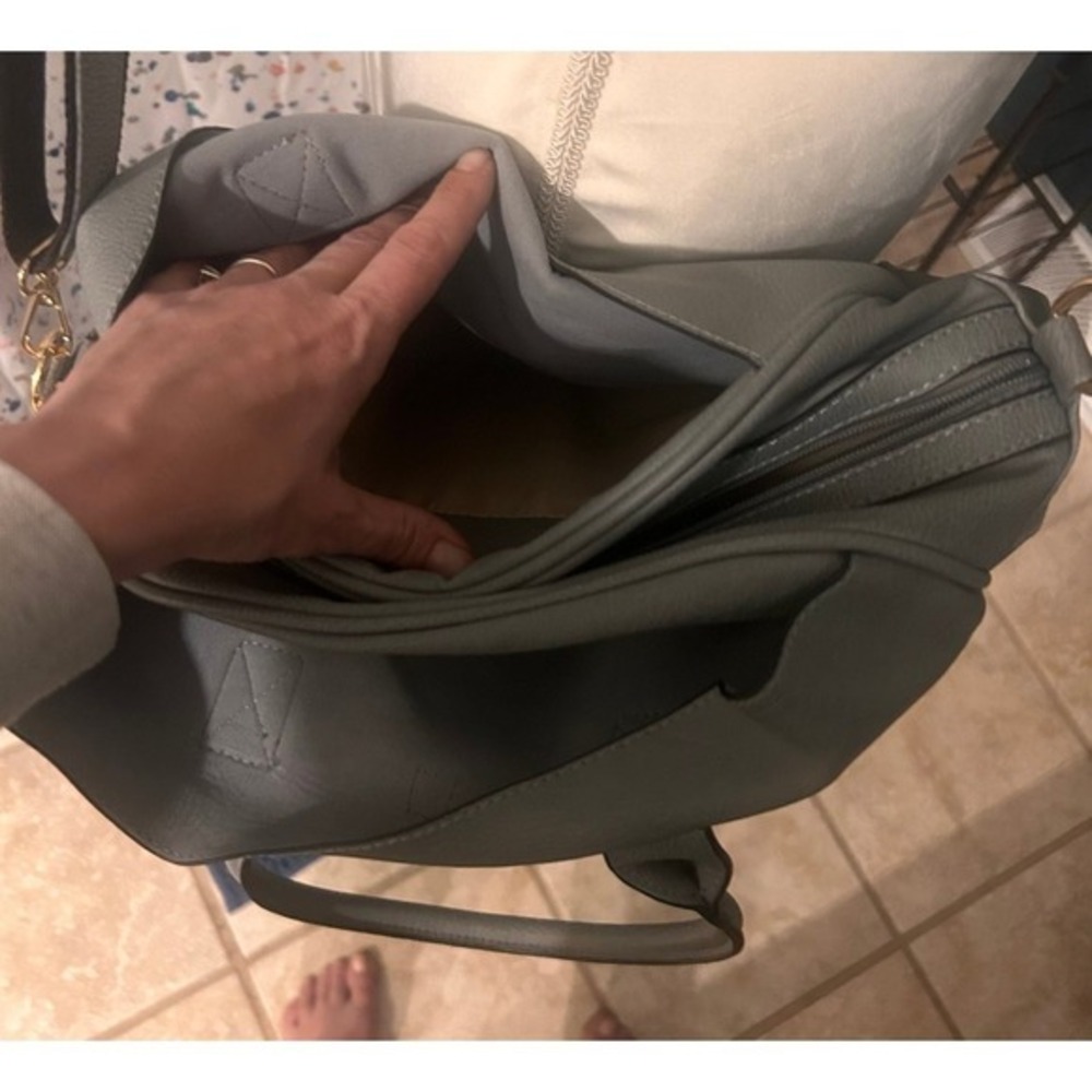 Medium shoulder bag with Tons of storage! Steel Blue/grey color - Picture 4 of 4